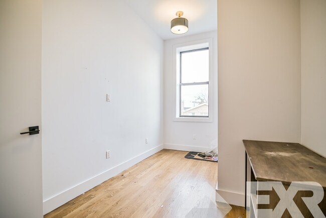 Building Photo - 1337 Gates Ave