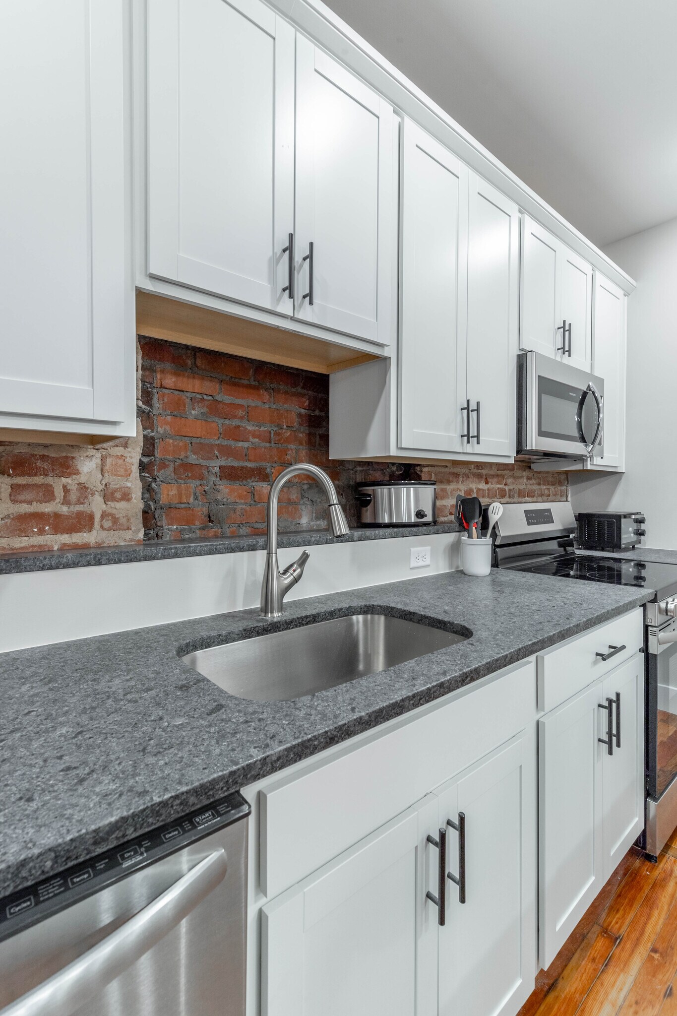 Building Photo - 1108 McCallie Ave