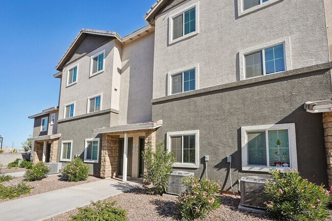 Building Photo - 12570 N Cotton Ln