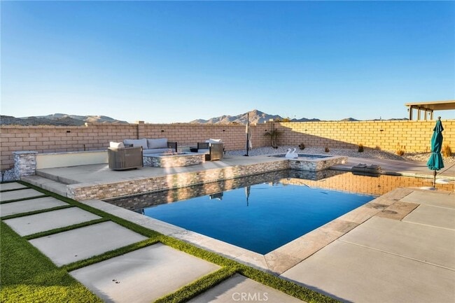 Building Photo - 17066 Takipi Rd