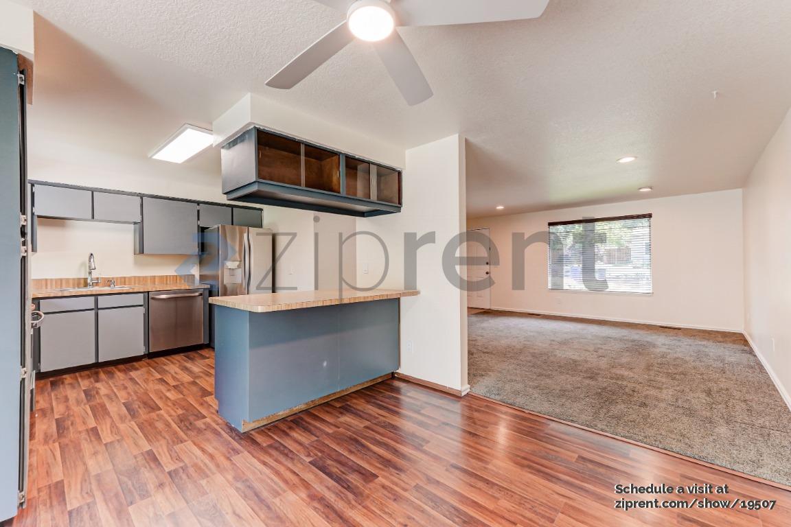 Building Photo - 13543 SW 64th Ave