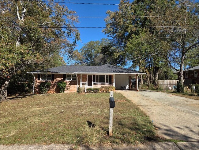 Primary Photo - 948 Green Valley Rd SW