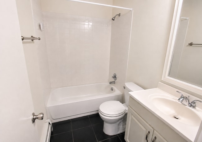 Building Photo - Bright & Spacious 2-Bedroom Residence Across from Berkeley Park