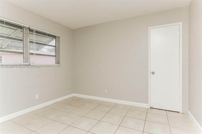 Building Photo - 3611 NW 36th St