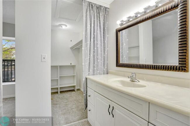 Building Photo - 3395 Carambola Cir