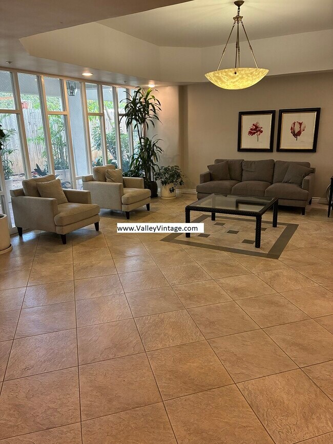 Building Photo - 11687 S Montana Ave