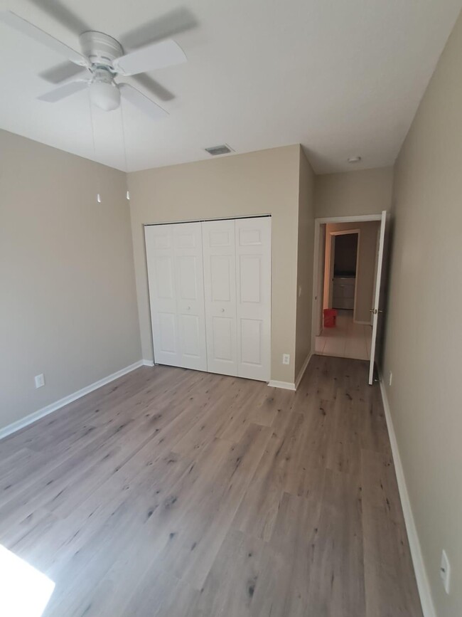 Building Photo - 223 E Coral Trace Cir