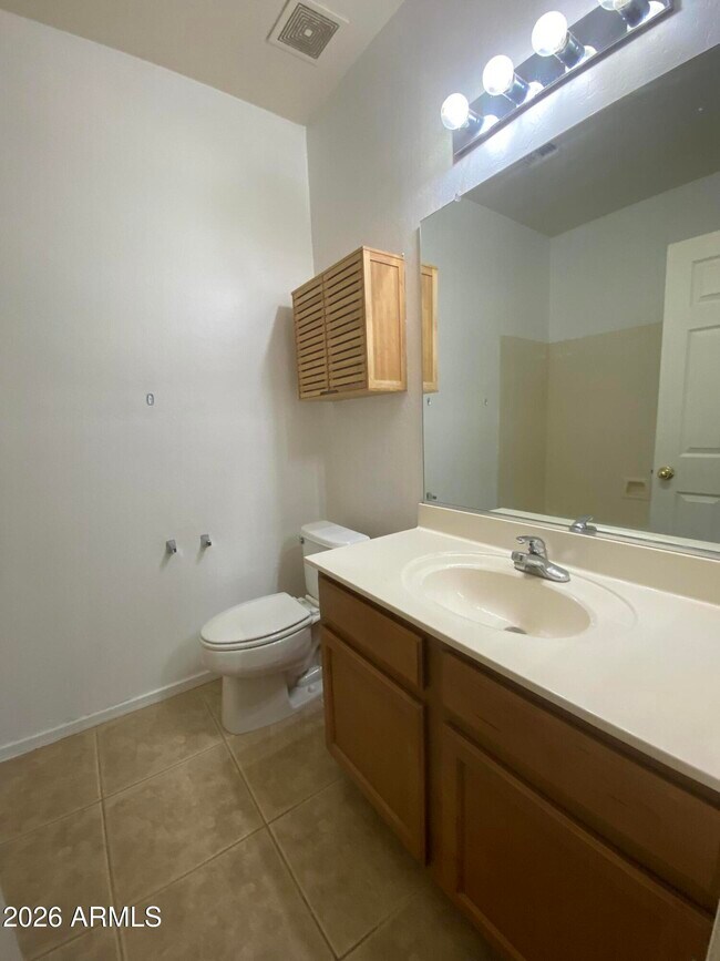 Building Photo - 7721 S 68th Dr