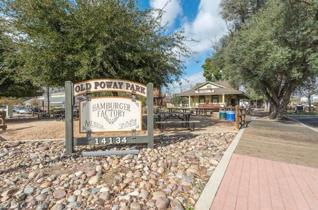 Building Photo - Remodeled 2BD Condo in the Heart of Old Poway