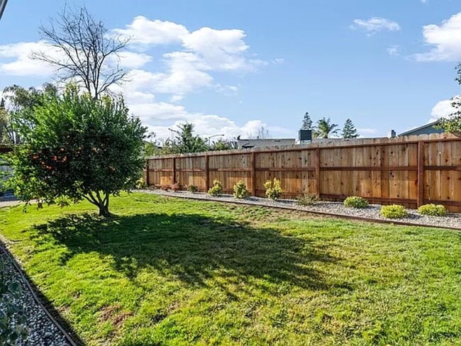 Building Photo - Ready To Go Recently Updated 3 Bedroom Single Story Home!!!