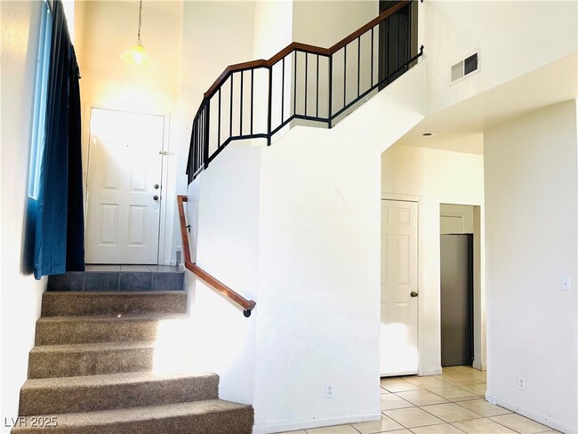 Building Photo - 3217 Opera Dr