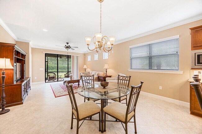 Building Photo - 7638 Jacaranda Ln