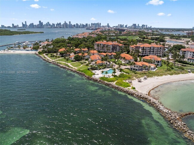 Building Photo - 19143 Fisher Island Dr