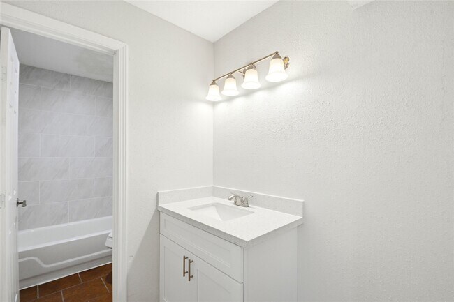 Building Photo - 12500 Sandpiper Dr