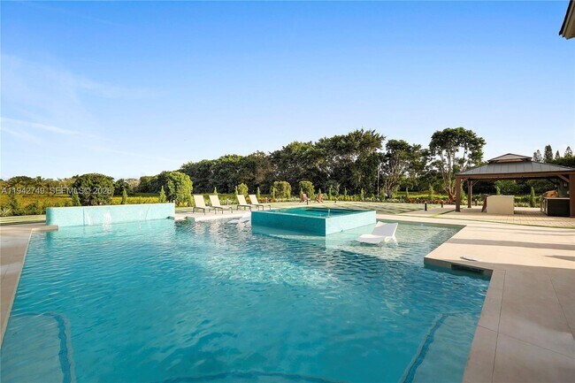 Building Photo - 3320 SW 121st Ave