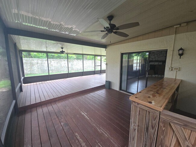 Building Photo - Solar Energy 3/2 Home in Riverview, FL.
