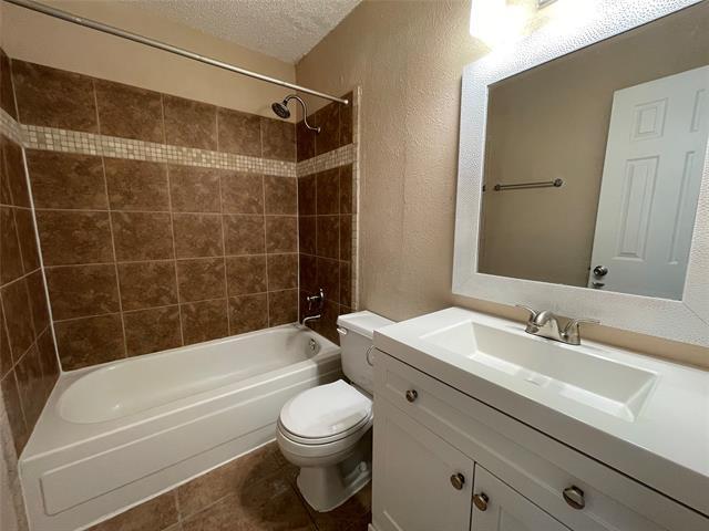 Building Photo - 7204 Shadow Bend Dr