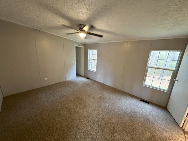 Building Photo - 181 Tower Ln