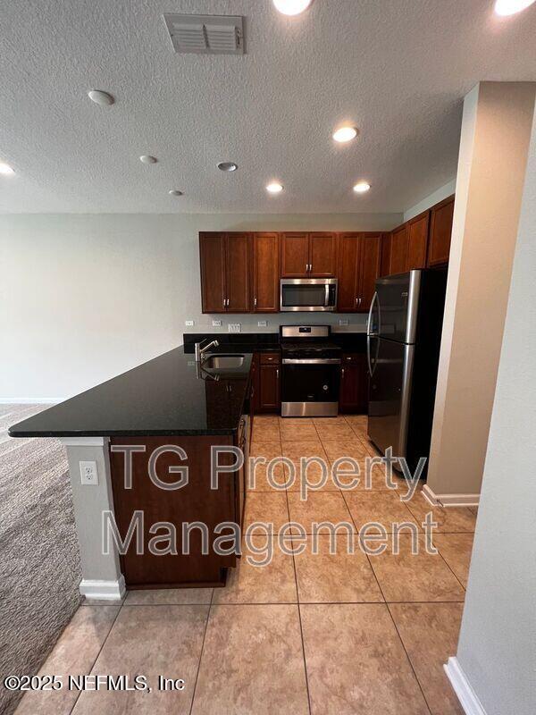 Building Photo - 497 Pine Bluff Dr