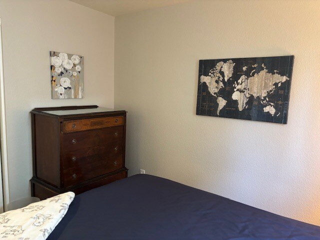 Building Photo - 403 Tynan Dr