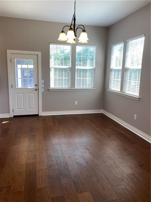 Building Photo - 606 W 1st St