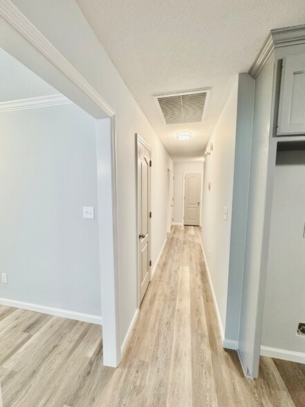 Building Photo - 100 Patra Dr