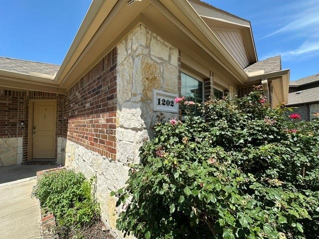 Building Photo - 1202 Meadow Wood Ct