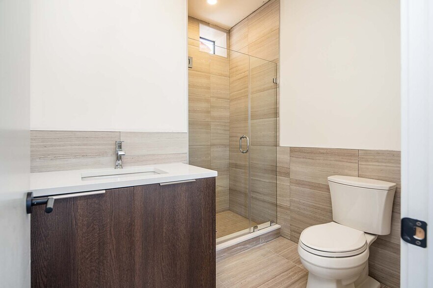 primary ensuite bathroom - 105 South St