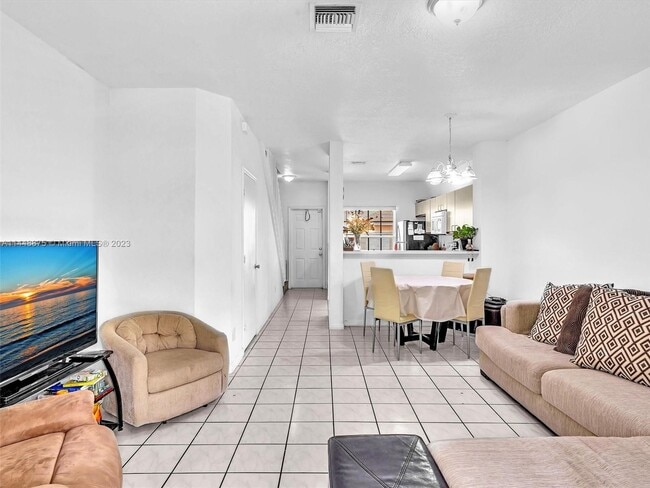 Building Photo - 326 SW 120th Ave