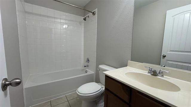 Building Photo - 1404 Chrome St