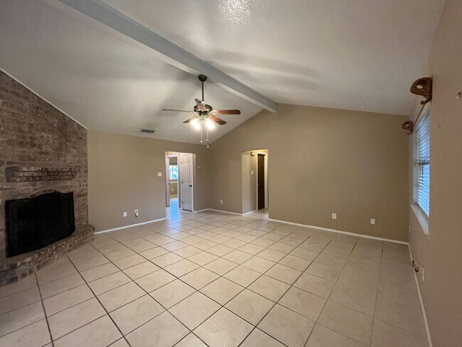 Building Photo - 2118 Meadowgrove Dr