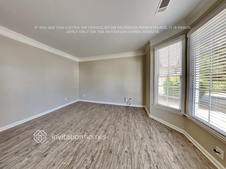 Building Photo - 1613 Babbling Brook Cove