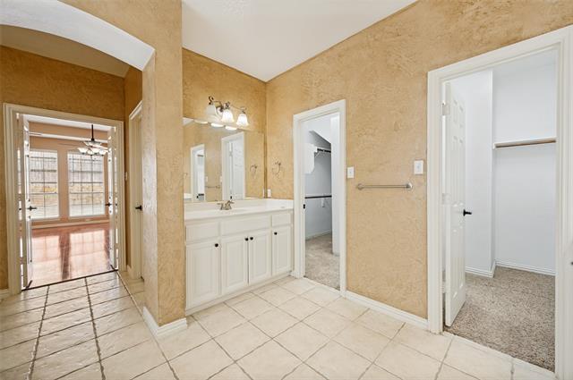 Building Photo - 3013 Brookvale Dr