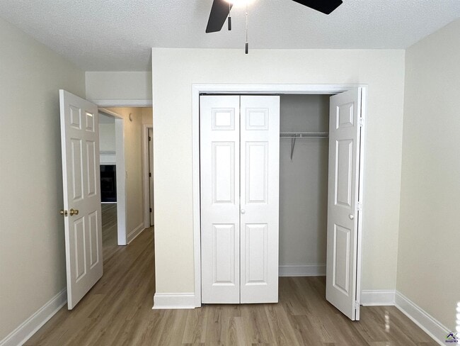 Building Photo - 134 Stone Brooke Dr