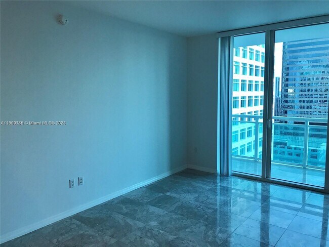 Building Photo - 950 Brickell Bay Dr