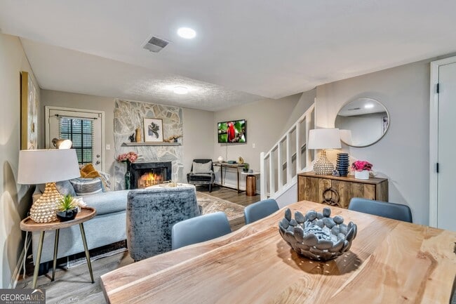 Building Photo - 1695 Wynndowne Trail