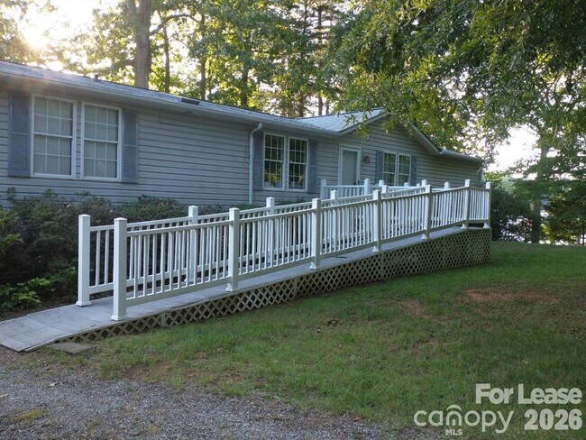 Building Photo - 447 Kemp Rd