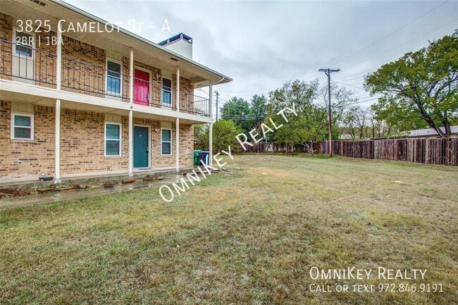Building Photo - 3825 Camelot St