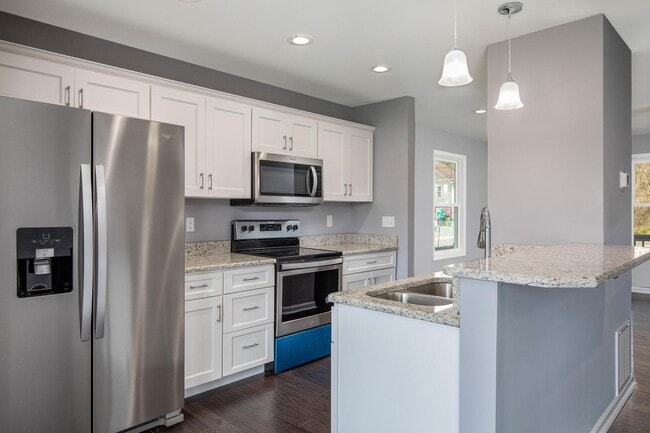 Building Photo - Modern Home in Shiloh!