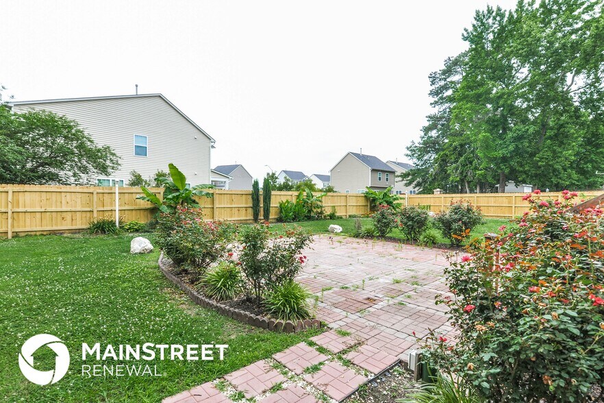 Building Photo - 501 Hunters Ridge Dr