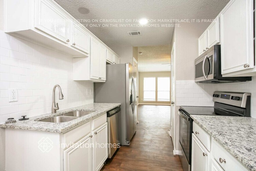Building Photo - 1047 Waterview Dr