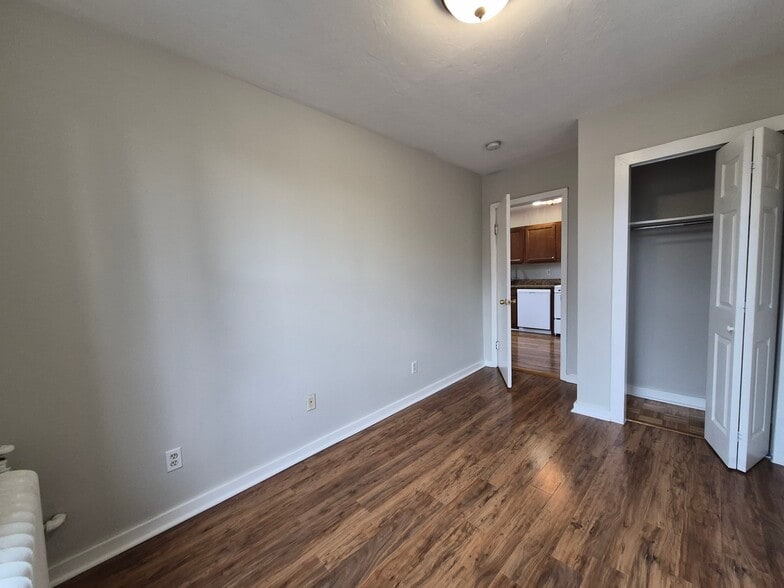 Building Photo - 214 Hanover St