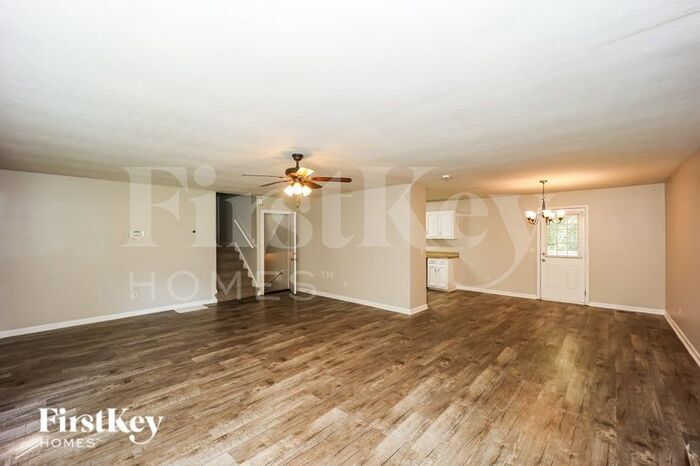 Building Photo - 420 Freestone Dr