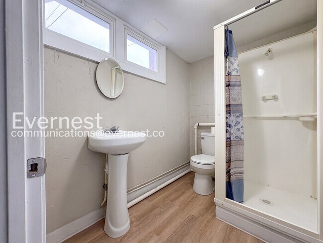 Building Photo - 1408 Cedarcroft Rd