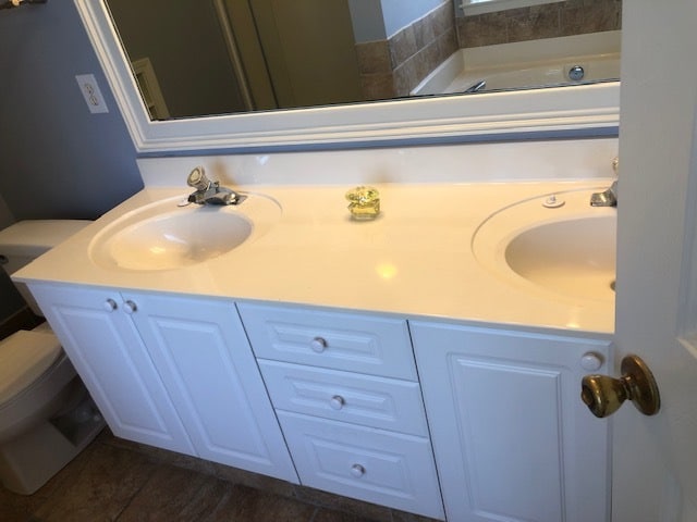 Building Photo - 905 Lowry Ct