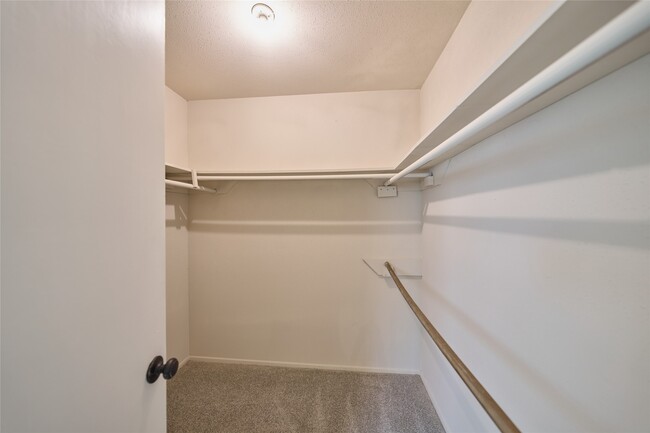 Building Photo - 21510 N Tangle Creek Ln