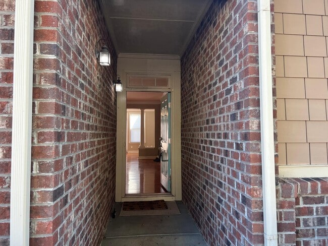 Building Photo - 155 Point Comfort Ln