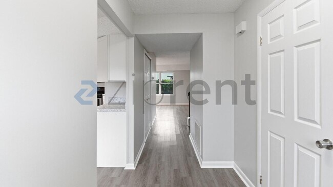 Building Photo - Unit