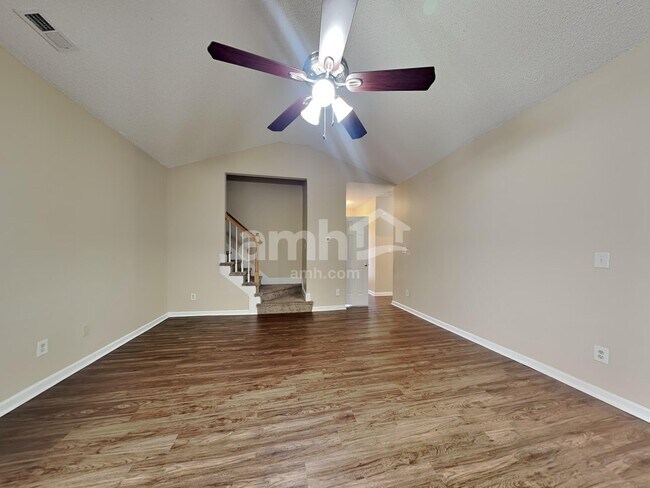 Building Photo - 4038 River Falls Dr