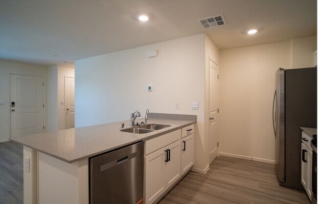 Building Photo - Modern 3-Bedroom, 3-Bathroom Home with Sma...